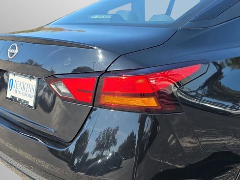Used 2023 Nissan Altima 2.5 S image 6