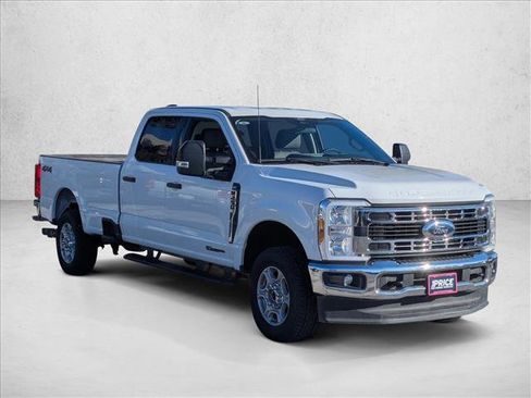 Used 2024 Ford F250 XLT image 3