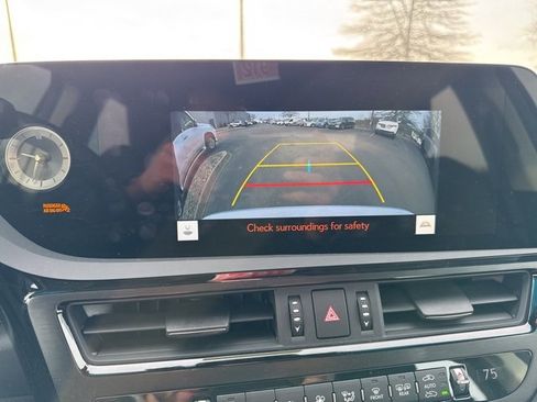 Used 2025 Lexus ES 350 w/ Premium Package image 12