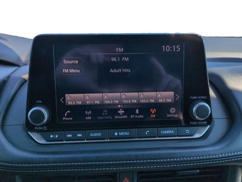 Used 2024 Nissan Rogue S AWD/4WD image 19