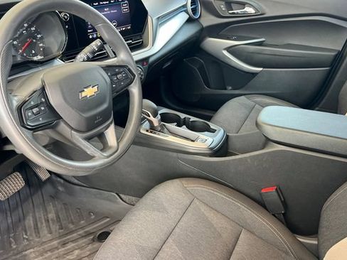 Used 2024 Chevrolet Trax LS FWD image 10