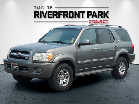 Used 2005 Toyota Sequoia SR5 AWD/4WD image 7