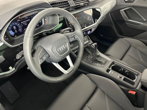 New 2025 Audi Q3 2.0T Premium image 9