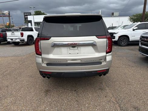 Used 2023 GMC Yukon XL Denali w/ Denali Reserve Package RWD image 8