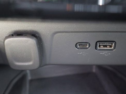Certified 2025 Chevrolet Trax RS w/ Sunroof Package FWD image 26