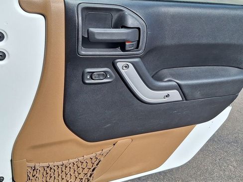 Used 2011 Jeep Wrangler Unlimited Rubicon w/ Trailer Tow Group AWD/4WD image 23