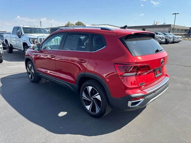 Used 2024 Volkswagen Taos SE w/ Panoramic Sunroof Package AWD/4WD image 6