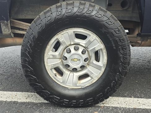 Used 2009 Chevrolet Silverado 2500 LT w/ Suspension Package, Off-Road image 33