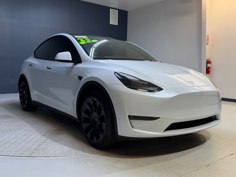 Used 2023 Tesla Model Y 2WD image 21