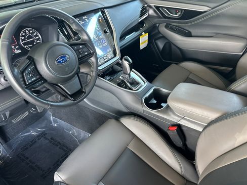 Used 2025 Subaru Outback Onyx Edition image 11