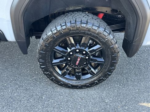 Used 2024 GMC Sierra 2500 AT4 w/ AT4 Premium Plus Package image 25