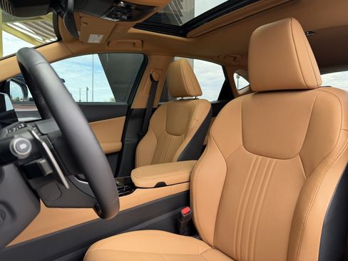Used 2025 Lexus NX 250 FWD w/ Premium Package image 33