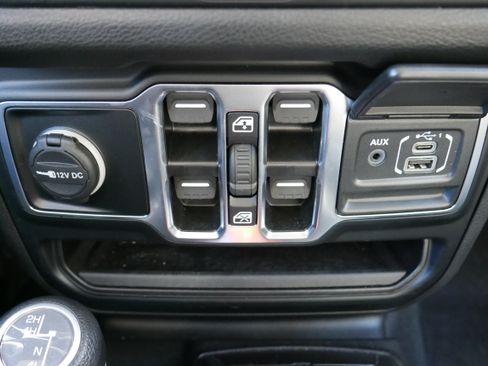 Used 2024 Jeep Wrangler Unlimited Sport AWD/4WD image 20