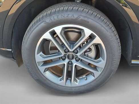 Used 2025 Audi Q5 Premium w/ Convenience Package AWD/4WD image 10