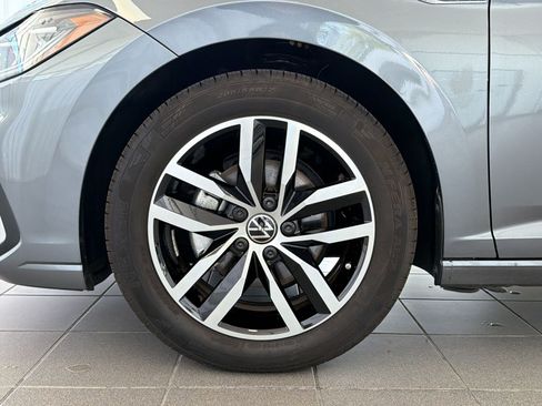 Used 2025 Volkswagen Jetta SE w/ Sunroof Package FWD image 12