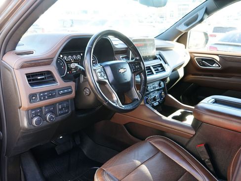 Used 2021 Chevrolet Tahoe High Country w/ Premium Package image 13