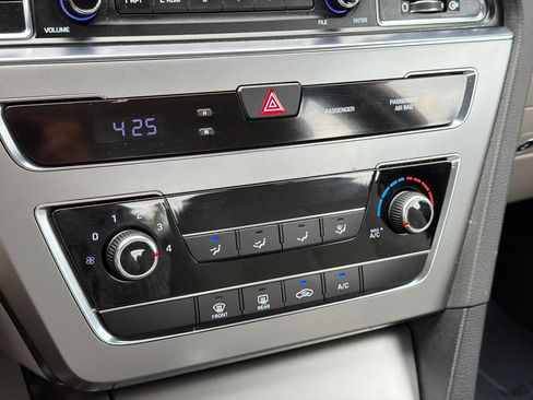 Used 2017 Hyundai Sonata SE FWD image 19