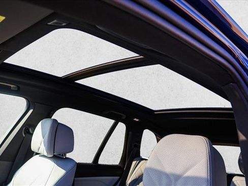 New 2026 BMW X5 xDrive50e image 11