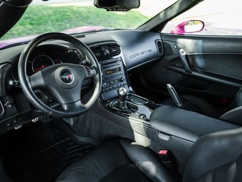 Used 2010 Chevrolet Corvette Coupe w/ 1LT image 2