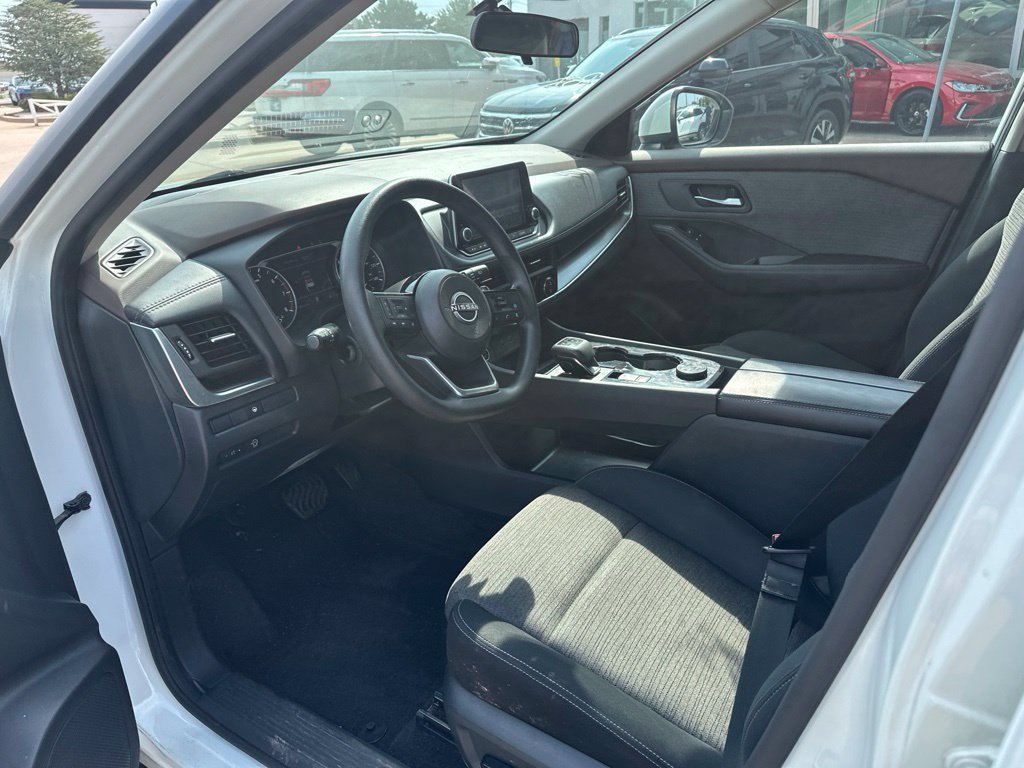 Used 2023 Nissan Rogue SV AWD/4WD image 14
