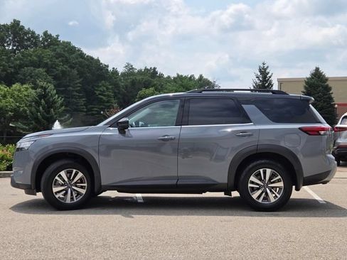 Used 2022 Nissan Pathfinder SL AWD/4WD image 22