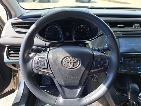 Used 2016 Toyota Avalon Touring image 18