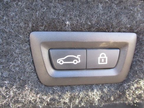 Used 2017 BMW 530i xDrive image 29