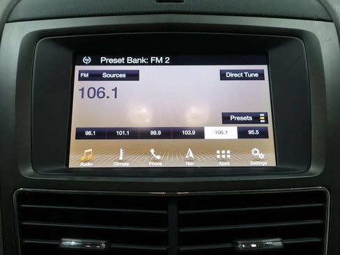 Used 2019 Lincoln MKT AWD image 31