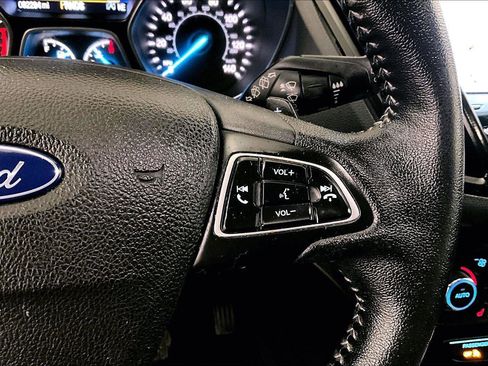 Used 2017 Ford Escape Titanium image 18