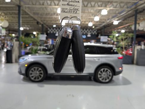 Used 2023 Lincoln Corsair AWD w/ Equipment Group 101A image 11