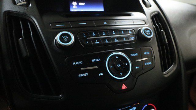 Used 2015 Ford Focus SE FWD image 13