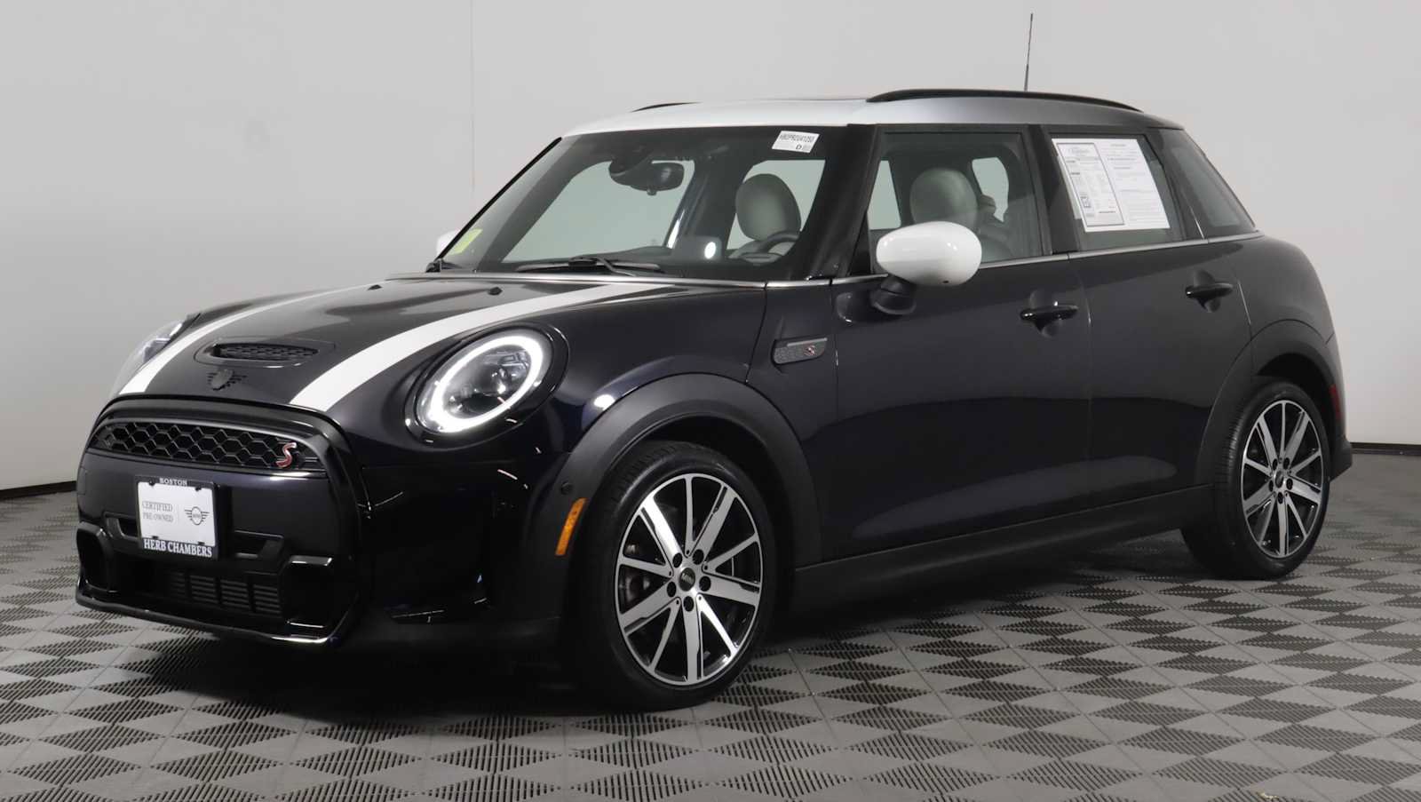 Used 2024 MINI Cooper S FWD image 3