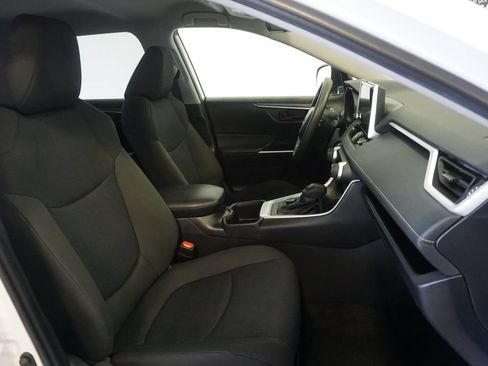 Used 2025 Toyota RAV4 LE AWD/4WD image 22