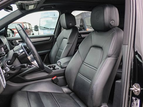 Used 2022 Porsche Cayenne Platinum Edition AWD/4WD image 18