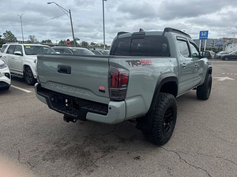 Used 2022 Toyota Tacoma TRD Off-Road w/ Technology Package AWD/4WD image 9
