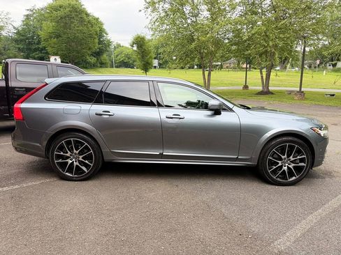 Used 2018 Volvo V90 T6 Cross Country w/ Convenience Package AWD/4WD image 8