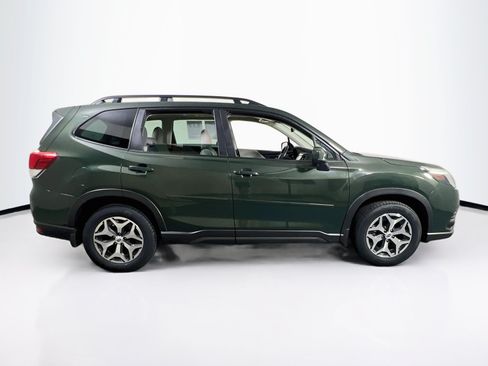 Used 2023 Subaru Forester Premium AWD/4WD image 4
