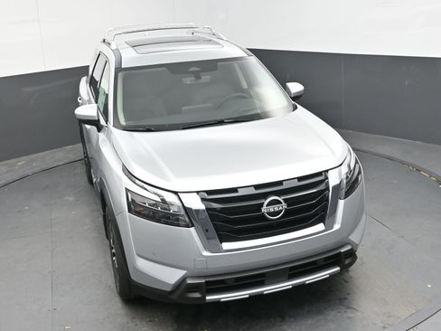 New 2025 Nissan Pathfinder Platinum image 33