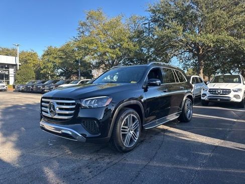 Used 2025 Mercedes-Benz GLS 450 4MATIC image 1