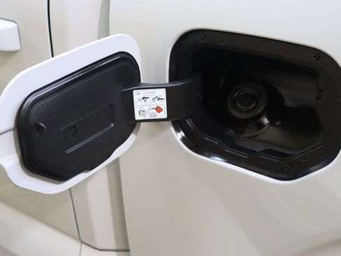 Used 2023 Ford F150 Lariat w/ Equipment Group 502A High image 21