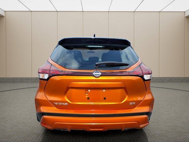 Used 2023 Nissan Kicks SR w/ SR Premium Package FWD image 10