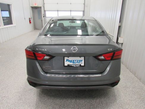 Used 2021 Nissan Altima 2.5 SV FWD image 12