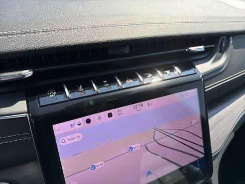 New 2025 Jeep Grand Cherokee L Limited w/ Luxury Tech Group II image 17