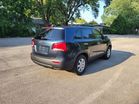 Used 2011 Kia Sorento LX image 3