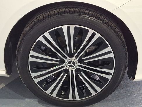 Used 2023 Mercedes-Benz CLA 250 4MATIC image 7