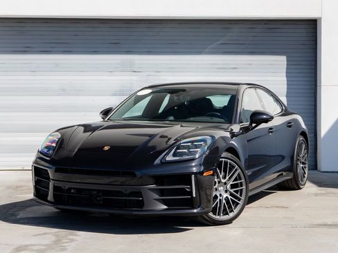 Certified 2025 Porsche Panamera 4 AWD/4WD image 1