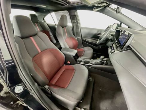 Used 2024 Toyota Corolla SE w/ SE Premium Package FWD image 28