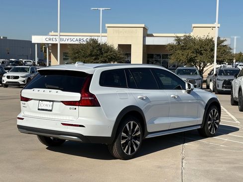 New 2026 Volvo V60 B5 Cross Country Ultra w/ Protection Package Premier image 5