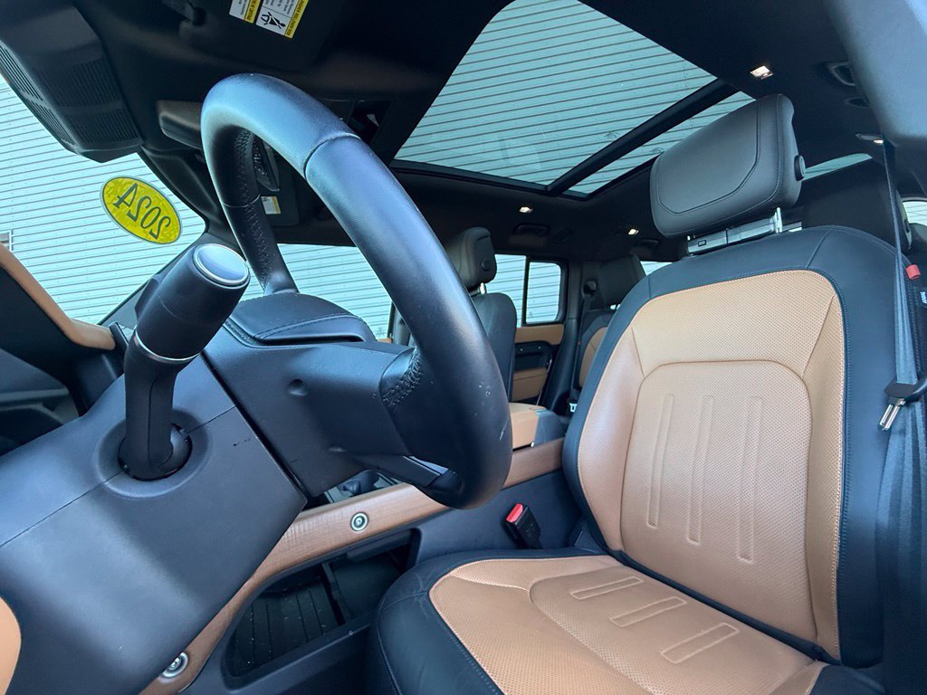 Used 2024 Land Rover Defender 130 X AWD/4WD image 4