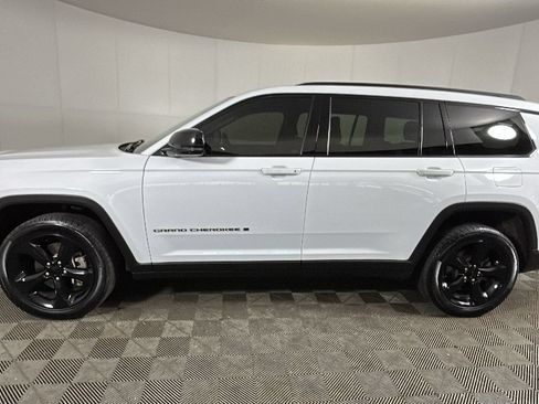 Used 2021 Jeep Grand Cherokee L Laredo AWD/4WD image 6